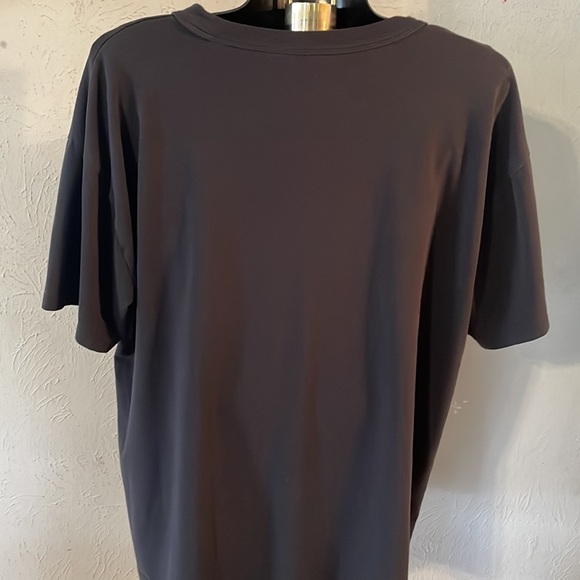 Large Under Armour The Girlfriend Tee black white graphic short sleeve shirt top - Picture 9 of 15